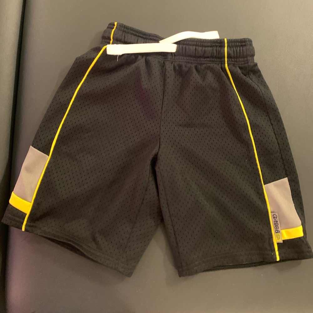 Shorts (Small 6-7)